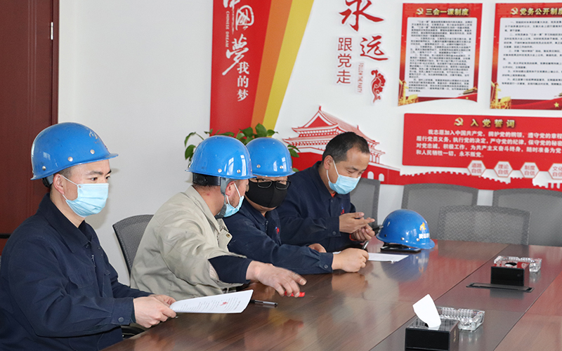 4月17日，公司組織生產(chǎn)車間簽訂了第五批“傳幫帶”師徒對子目標(biāo)考核責(zé)任書